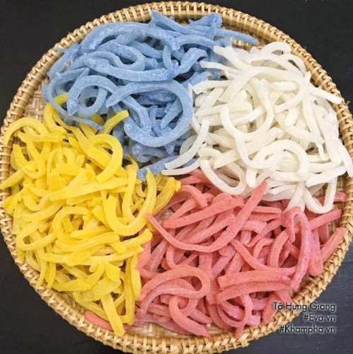 Candied coconut ribbons, a Tet delicacy